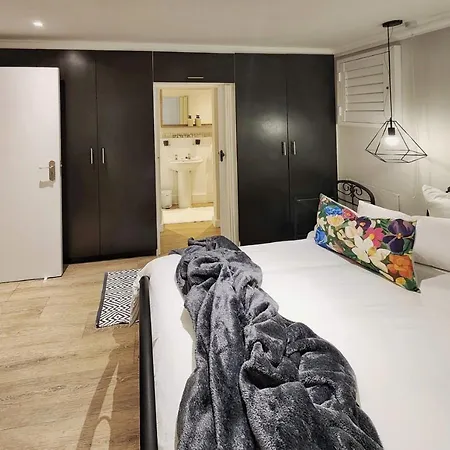 10 On Gillian Self-Catering Apartments - Not Affected By Loadshedding Eversdal Exterior foto