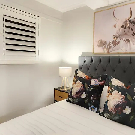 10 On Gillian Self-Catering Apartments - Not Affected By Loadshedding Eversdal Exterior foto