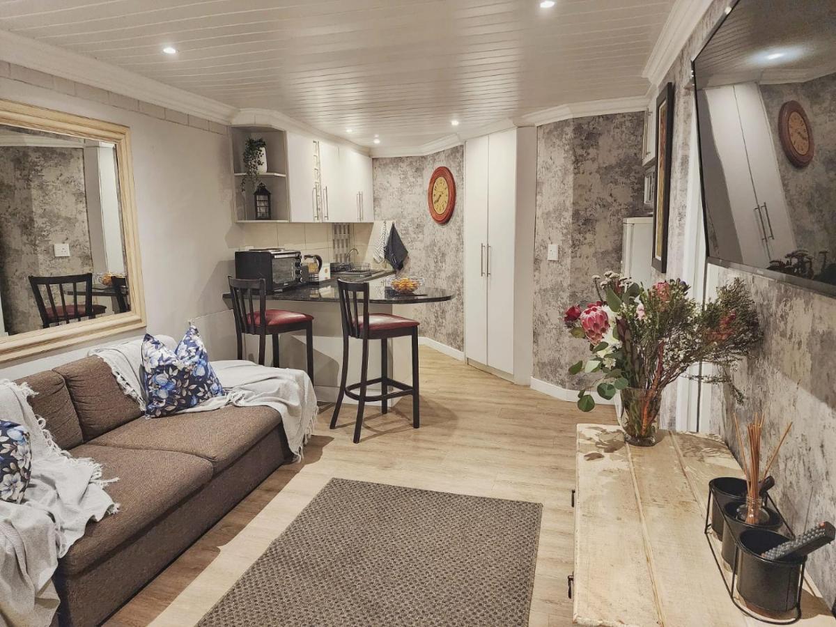 Apartment 10 On Gillian Self-catering - Not Affected By Loadshedding *